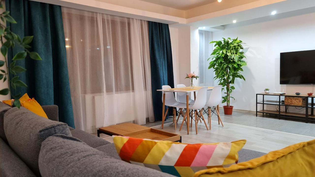 Zander Home Apartment Busteni Luaran gambar