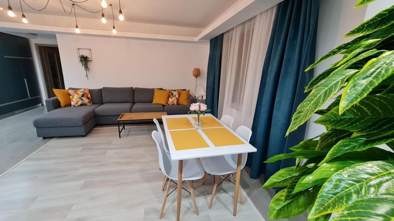 Zander Home Apartment Busteni Luaran gambar